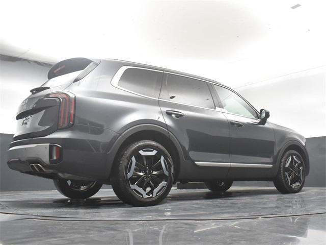 Photo of 2023 Gravity Gray Kia Telluride