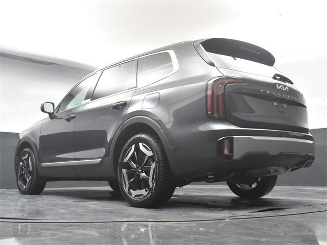 Photo of 2023 Gravity Gray Kia Telluride
