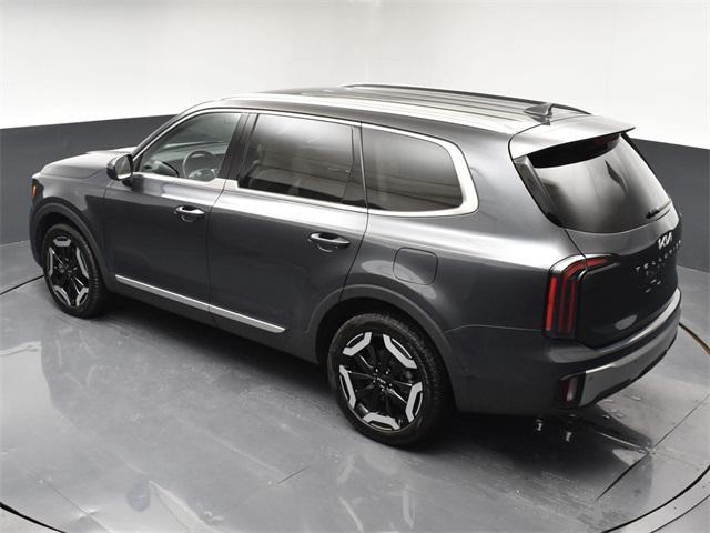 Photo of 2023 Gravity Gray Kia Telluride