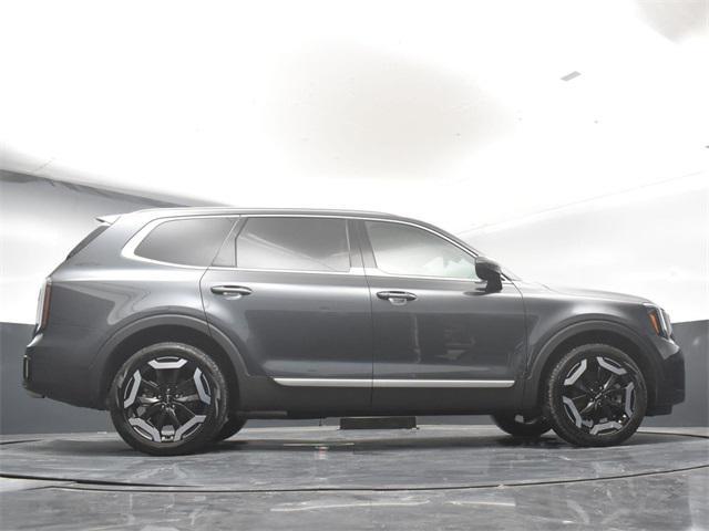 Photo of 2023 Gravity Gray Kia Telluride