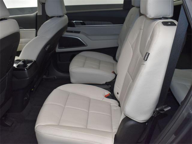 Photo of 2023 Gravity Gray Kia Telluride