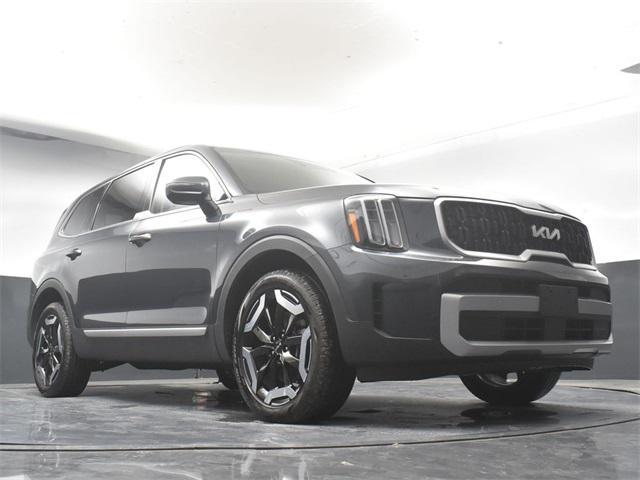 Photo of 2023 Gravity Gray Kia Telluride