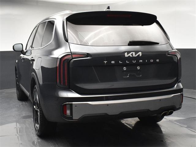 Photo of 2023 Gravity Gray Kia Telluride