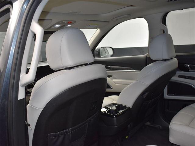 Photo of 2023 Gravity Gray Kia Telluride