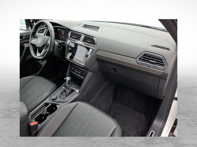 Photo of 2022 Oryx White Pearl Effect Volkswagen Tiguan
