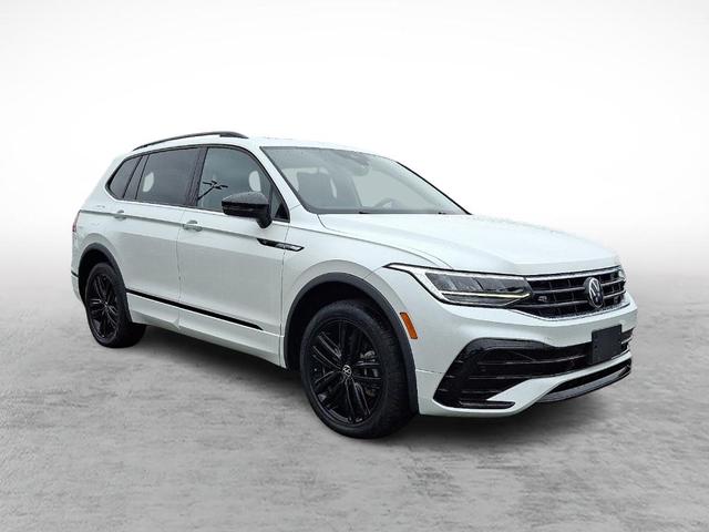 Photo of 2022 Oryx White Pearl Effect Volkswagen Tiguan