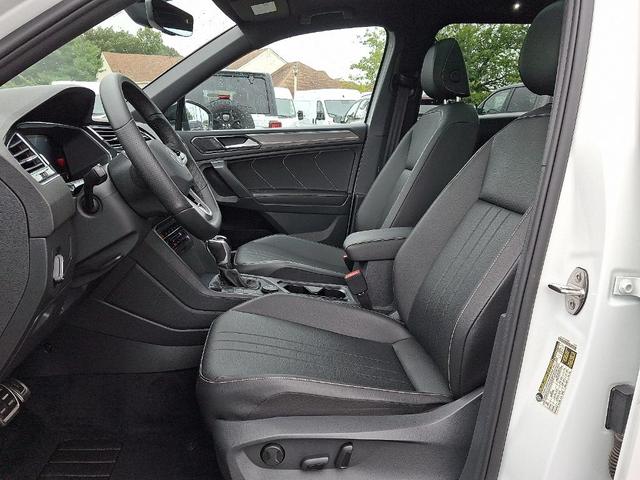 Photo of 2022 Oryx White Pearl Effect Volkswagen Tiguan