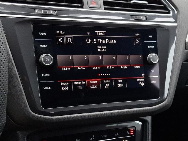 Photo of 2022 Oryx White Pearl Effect Volkswagen Tiguan