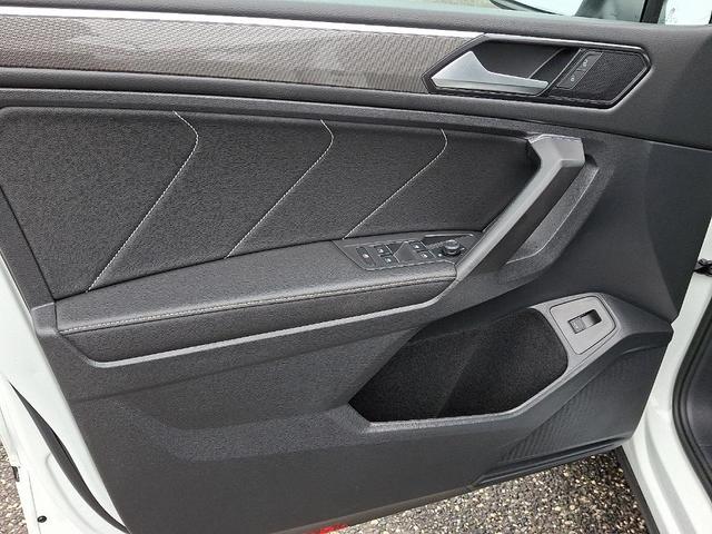 Photo of 2022 Oryx White Pearl Effect Volkswagen Tiguan