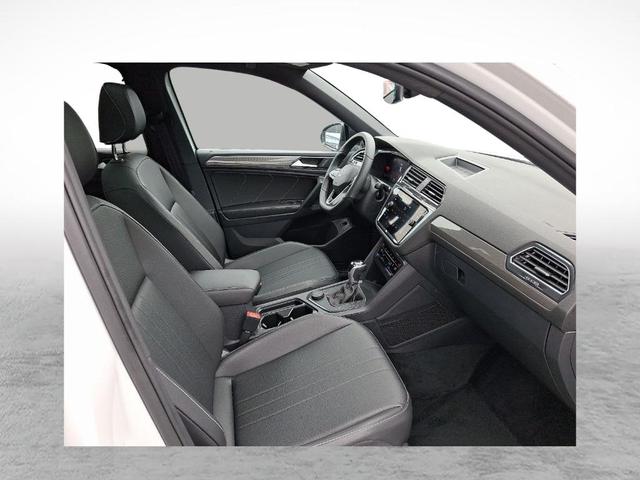 Photo of 2022 Oryx White Pearl Effect Volkswagen Tiguan