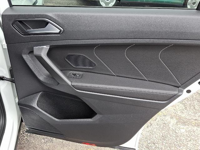 Photo of 2022 Oryx White Pearl Effect Volkswagen Tiguan