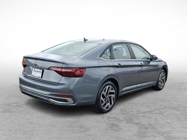 Photo of 2024 Platinum Gray Metallic Volkswagen Jetta