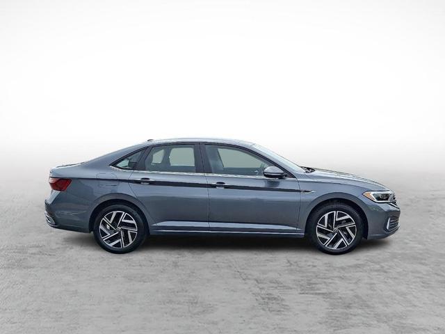 Photo of 2024 Platinum Gray Metallic Volkswagen Jetta