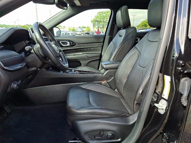 Photo of 2022 Diamond Black Jeep Compass