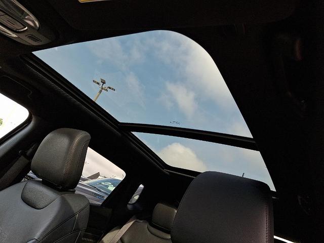 Photo of 2022 Diamond Black Jeep Compass