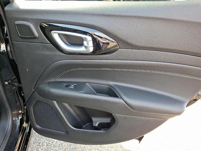 Photo of 2022 Diamond Black Jeep Compass