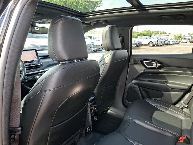 Photo of 2022 Diamond Black Jeep Compass