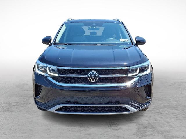 Photo of 2022 Deep Black Pearl Effect Volkswagen Taos