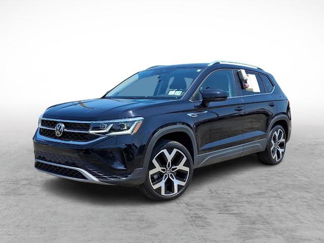 Photo of 2022 Deep Black Pearl Effect Volkswagen Taos