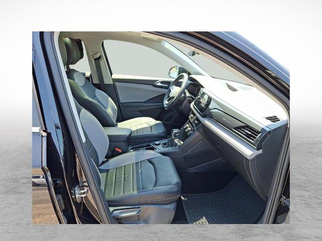Photo of 2022 Deep Black Pearl Effect Volkswagen Taos