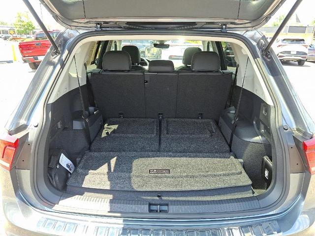 Photo of 2023 Platinum Gray Metallic Volkswagen Tiguan