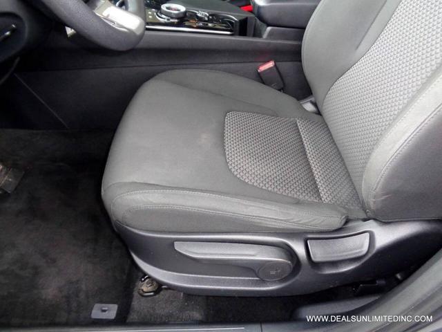 Photo of 2023 Gray Kia Sportage Hybrid