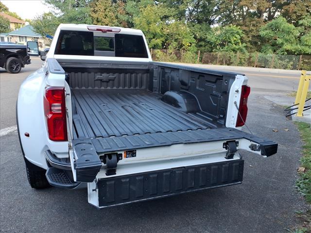 Photo of 2024 Summit White Chevrolet Silverado 3500