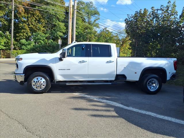 Photo of 2024 Summit White Chevrolet Silverado 3500