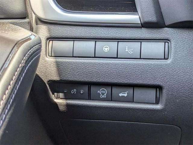 Photo of 2025 2t Chpn Blk Roo Nissan Rogue