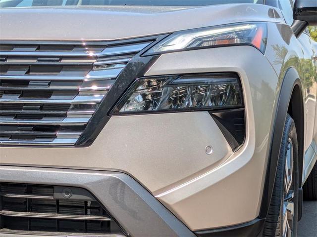 Photo of 2025 2t Chpn Blk Roo Nissan Rogue