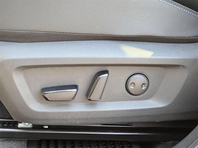 Photo of 2025 2t Chpn Blk Roo Nissan Rogue