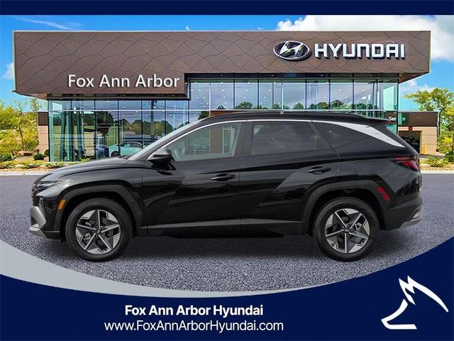Photo of 2025 Phantom Black Hyundai TUCSON