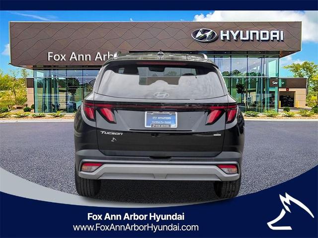 Photo of 2025 Phantom Black Hyundai TUCSON