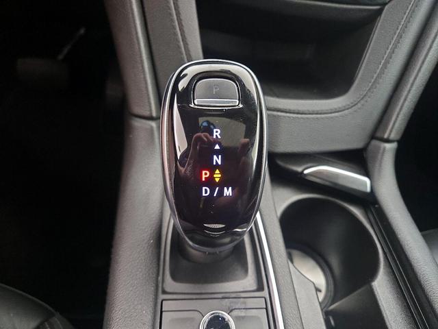 Photo of 2021 White Cadillac XT5