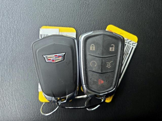 Photo of 2021 White Cadillac XT5