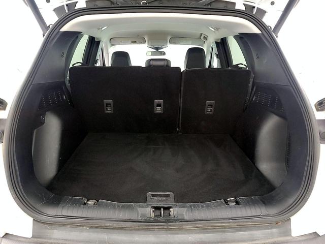 Photo of 2023 White Ford Escape PHEV
