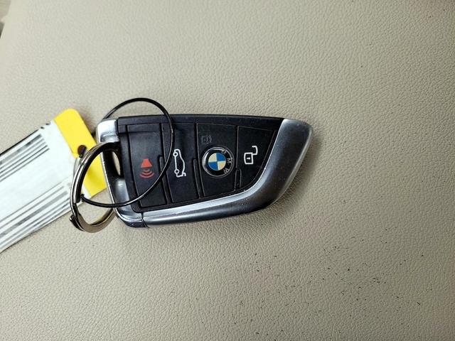 Photo of 2020 Blue BMW 330