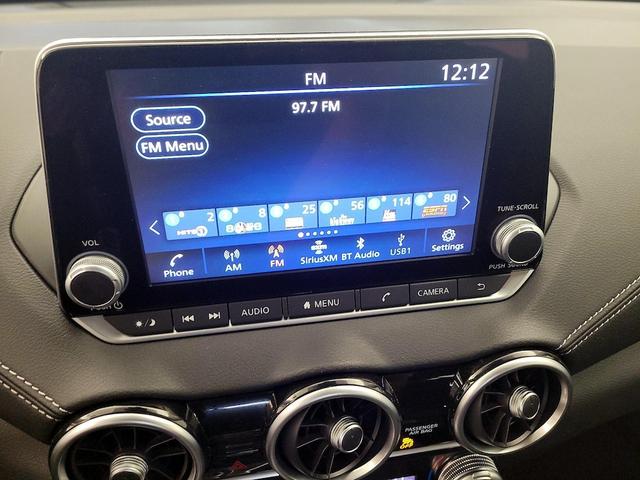 Photo of 2023 White Nissan Sentra
