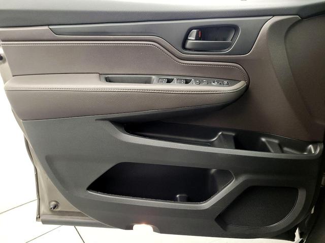 Photo of 2022 Gray Honda Odyssey