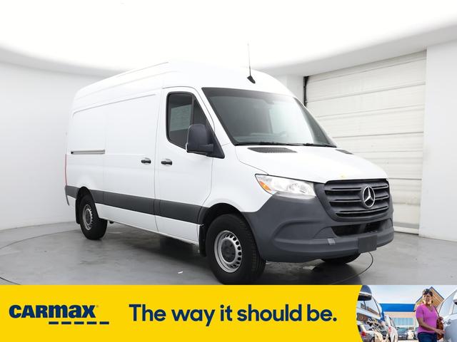 Photo of 2022 White Mercedes-Benz Sprinter 2500