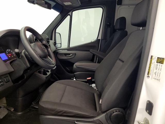 Photo of 2022 White Mercedes-Benz Sprinter 2500