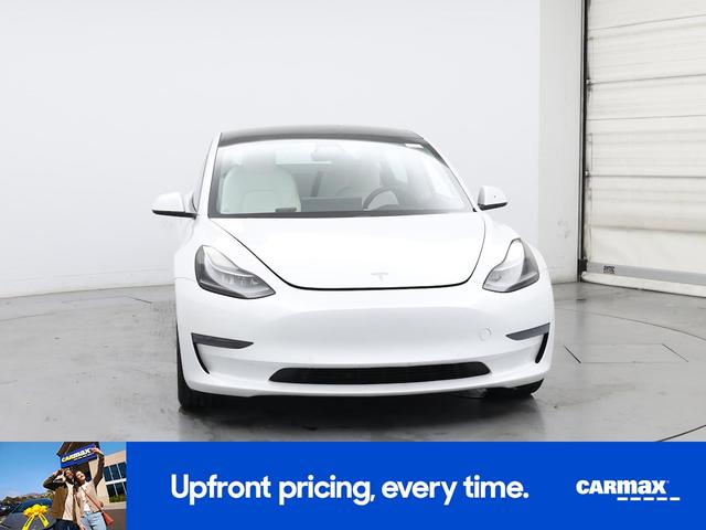 Photo of 2021 White Tesla Model 3
