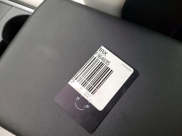 Photo of 2021 White Tesla Model 3