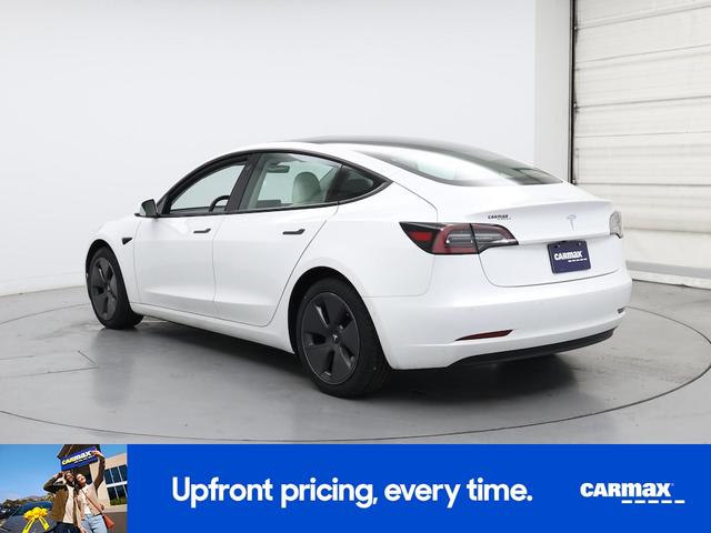 Photo of 2021 White Tesla Model 3