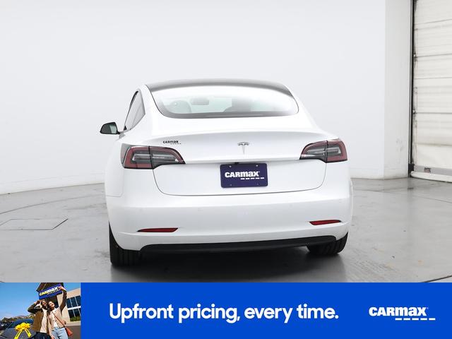 Photo of 2021 White Tesla Model 3
