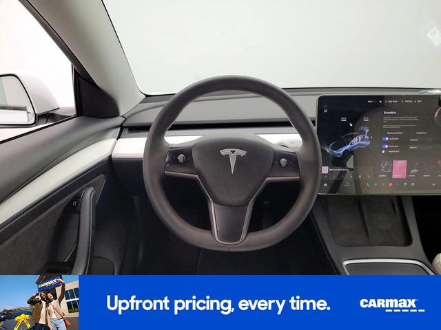 Photo of 2021 White Tesla Model 3