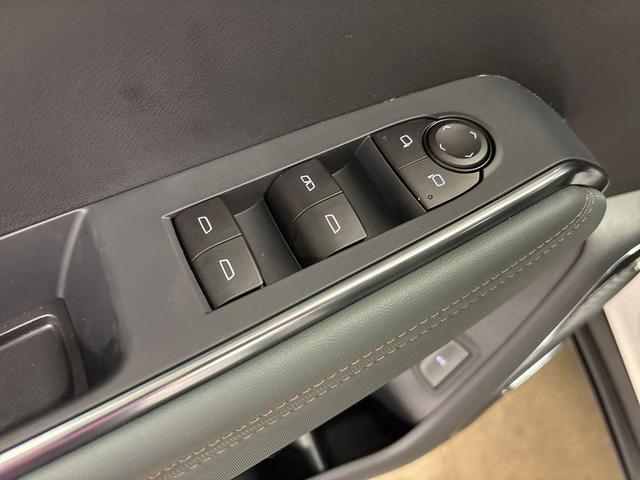 Photo of 2026 Summit White GMC Acadia
