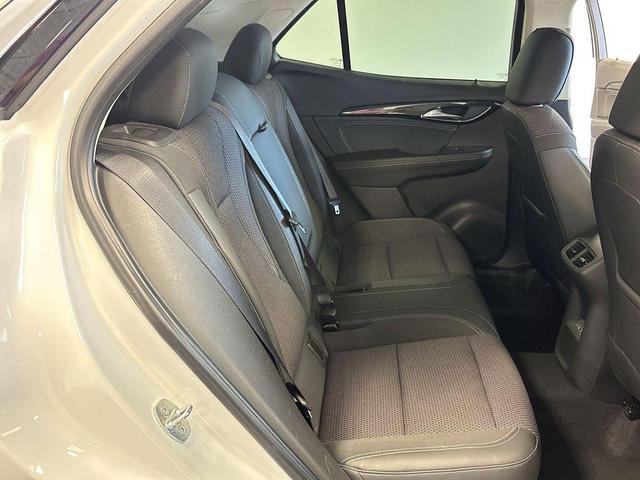 Photo of 2021 Summit White Buick Envision