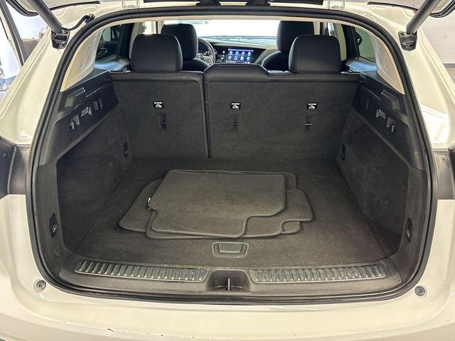 Photo of 2021 Summit White Buick Envision