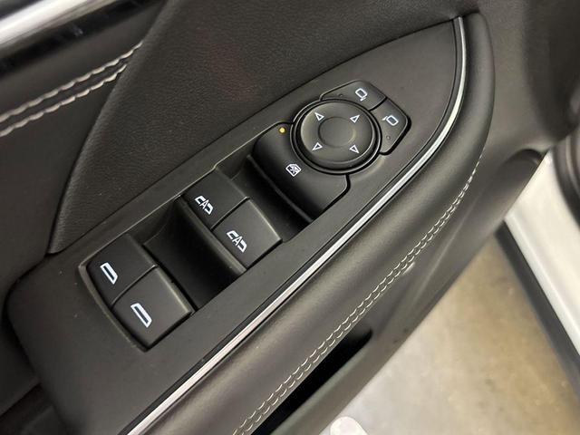 Photo of 2021 Summit White Buick Envision